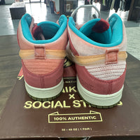 Strawberry Milk Sb Dunk Low (USED)