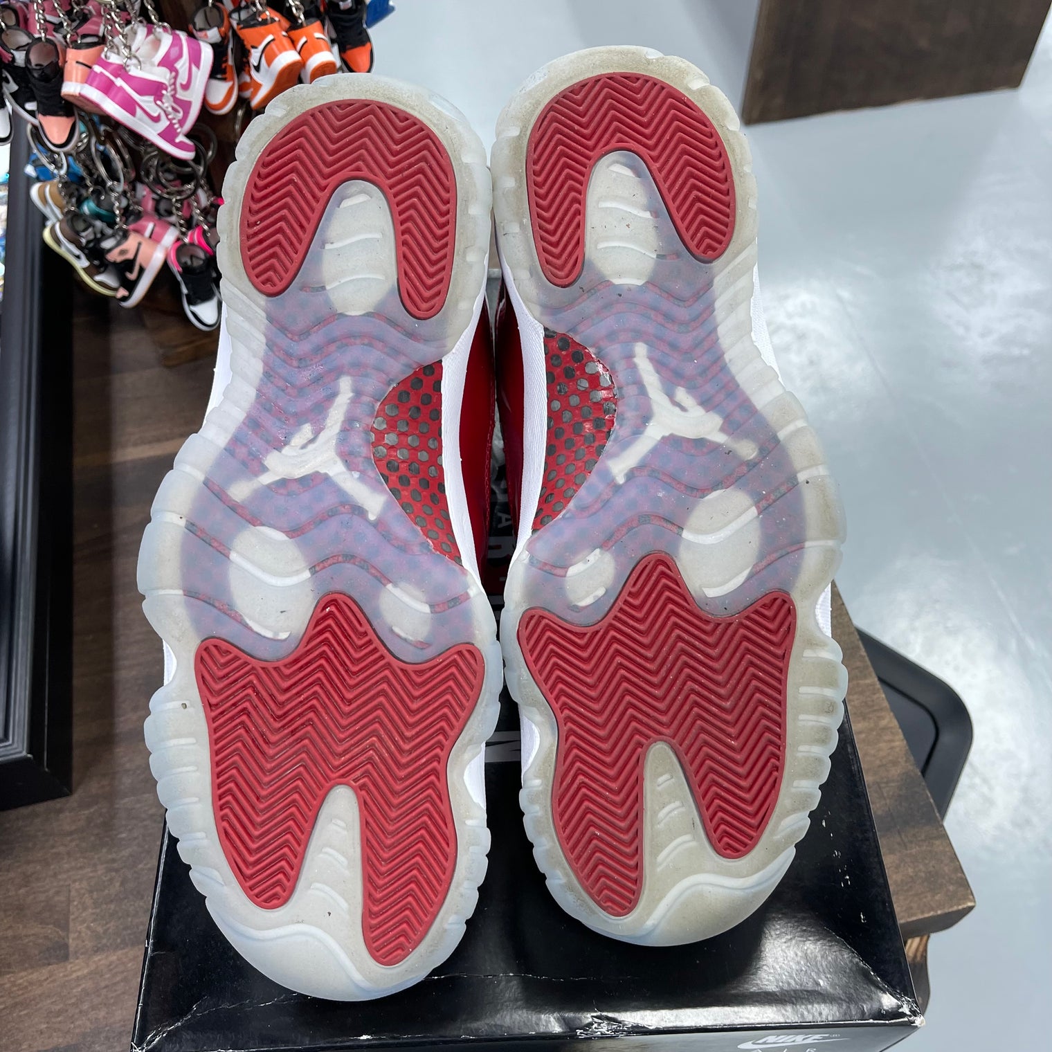 Cherry Jordan 11 (USED)