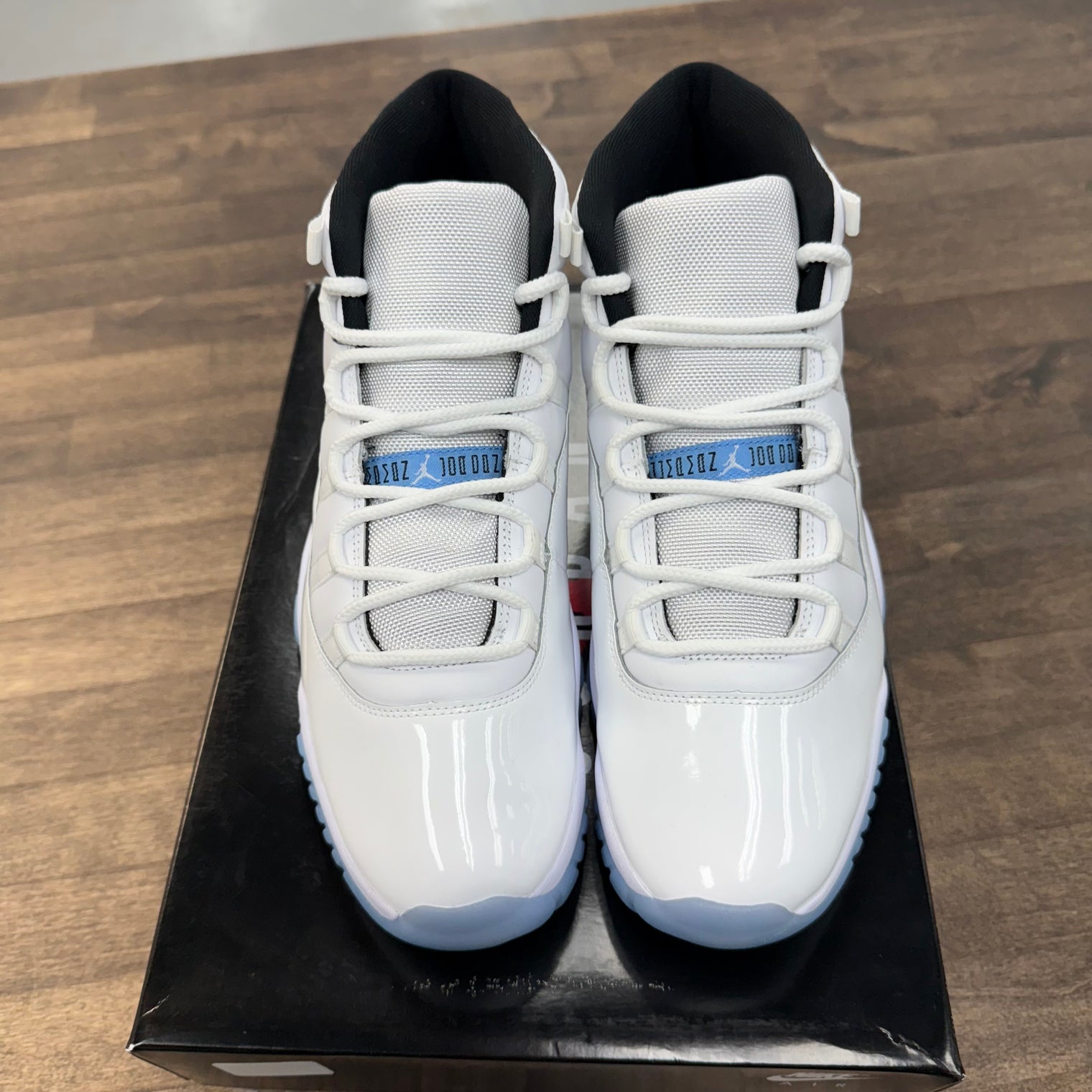 Legend Blue Jordan 11 2024 (USED)