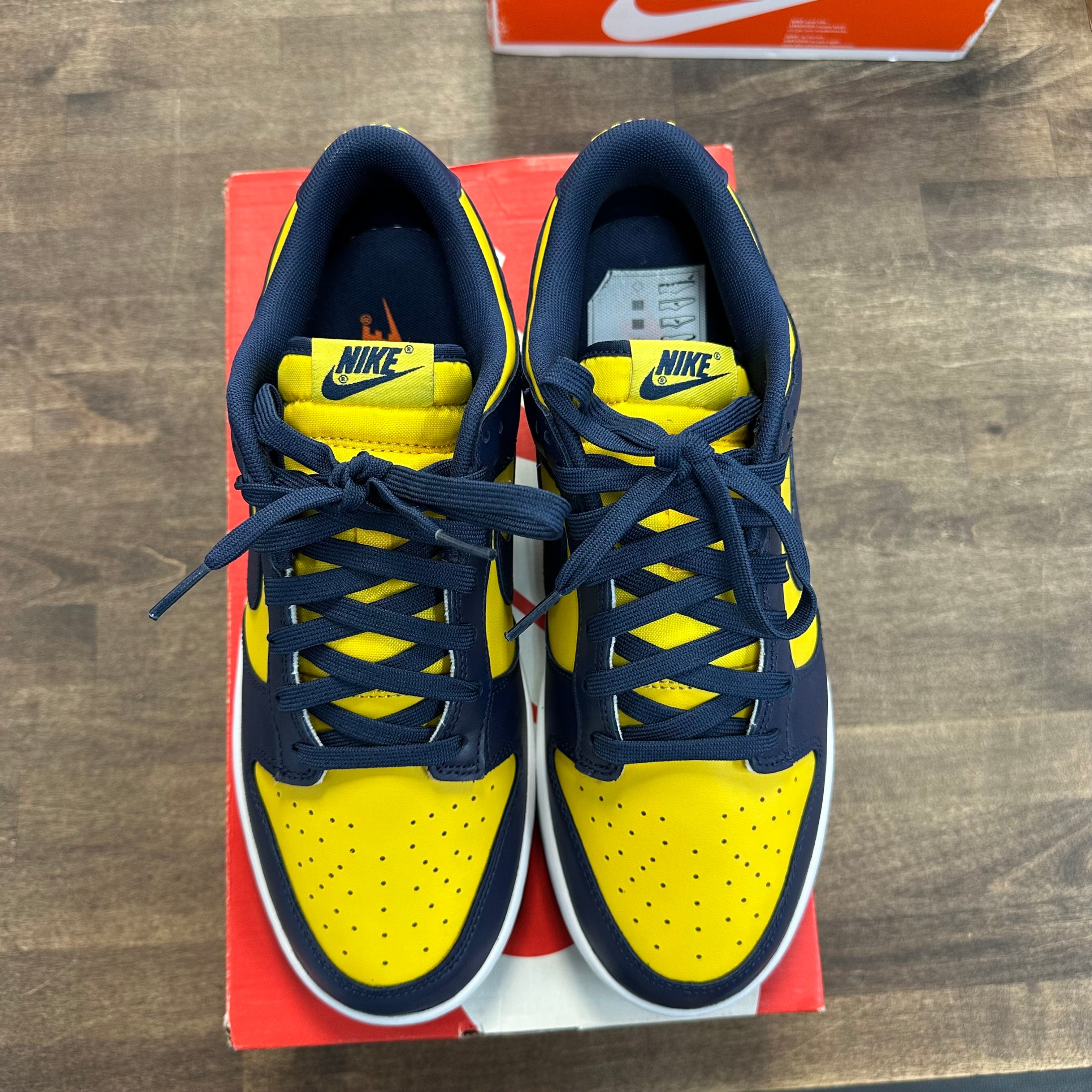 Nike Dunk Low Michigan (2021) Size 9 (Pre-Owned)