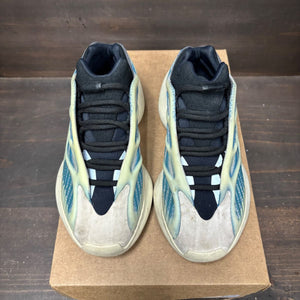 adidas Yeezy 700 V3 Kyanite Size 5 (Pre-Owned) - side