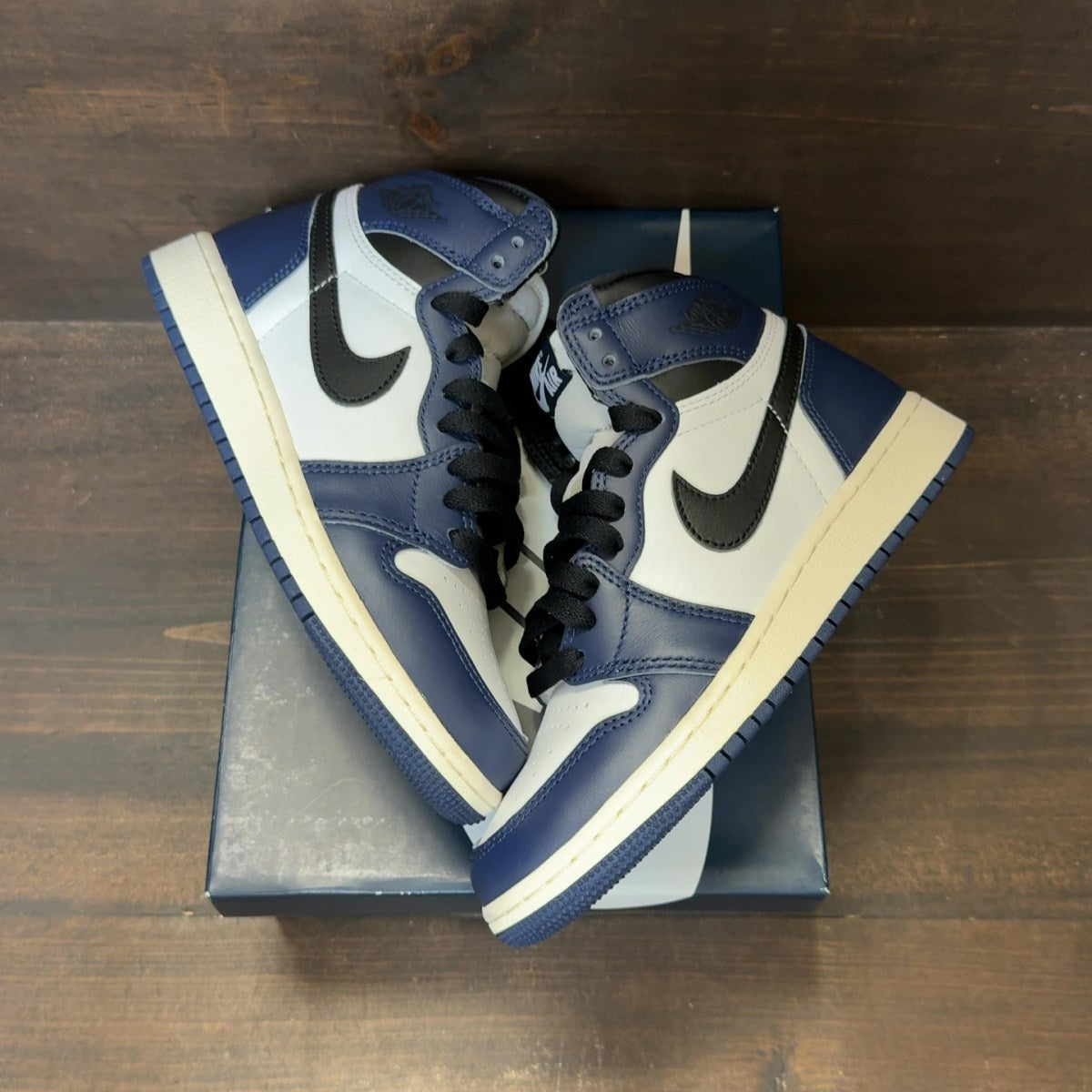Jordan 1 Retro High OG Midnight Navy (GS) Size 4Y (Pre-Owned)