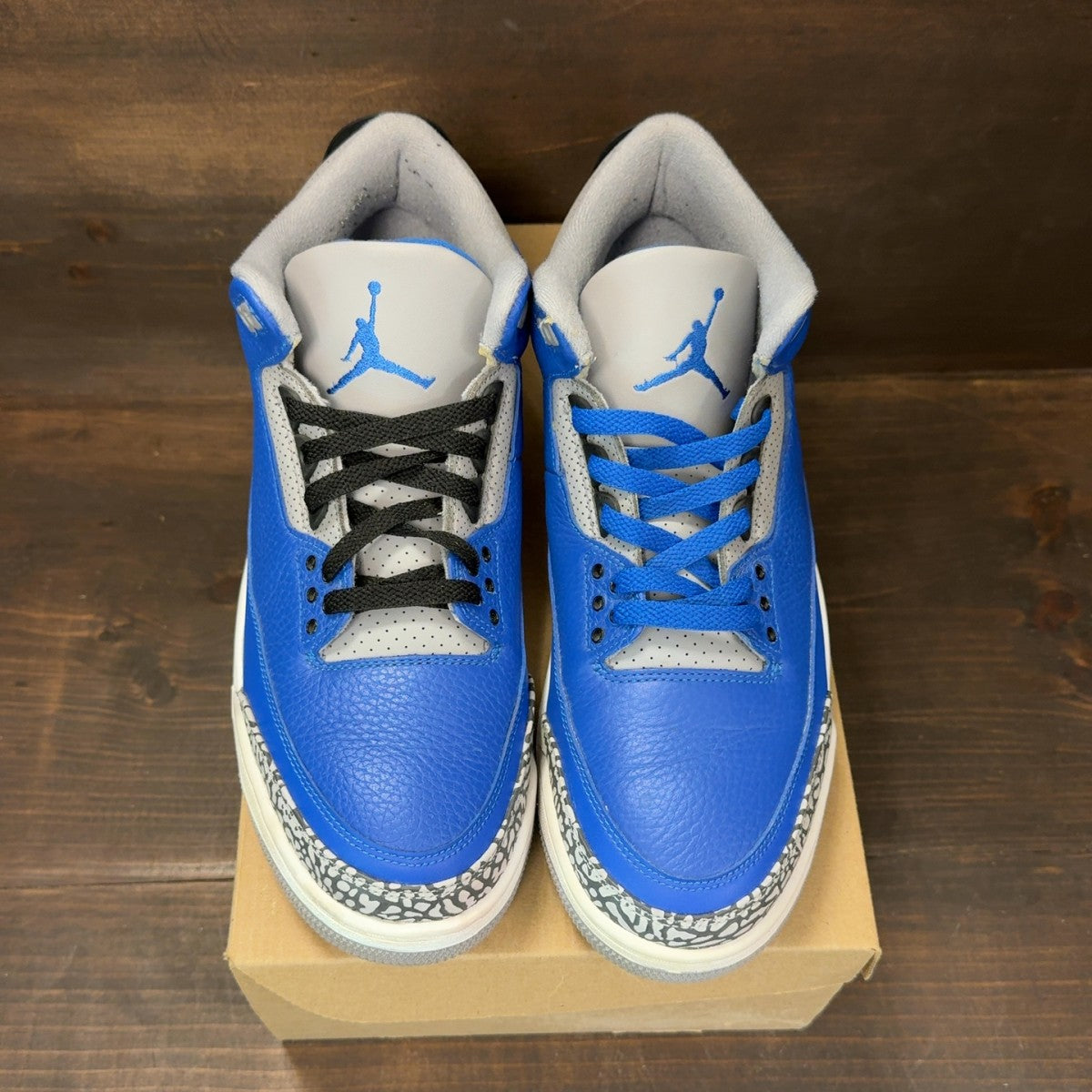 Jordan 3 Retro Varsity Royal Cement Size 11 (Pre-Owned) - Image 3
