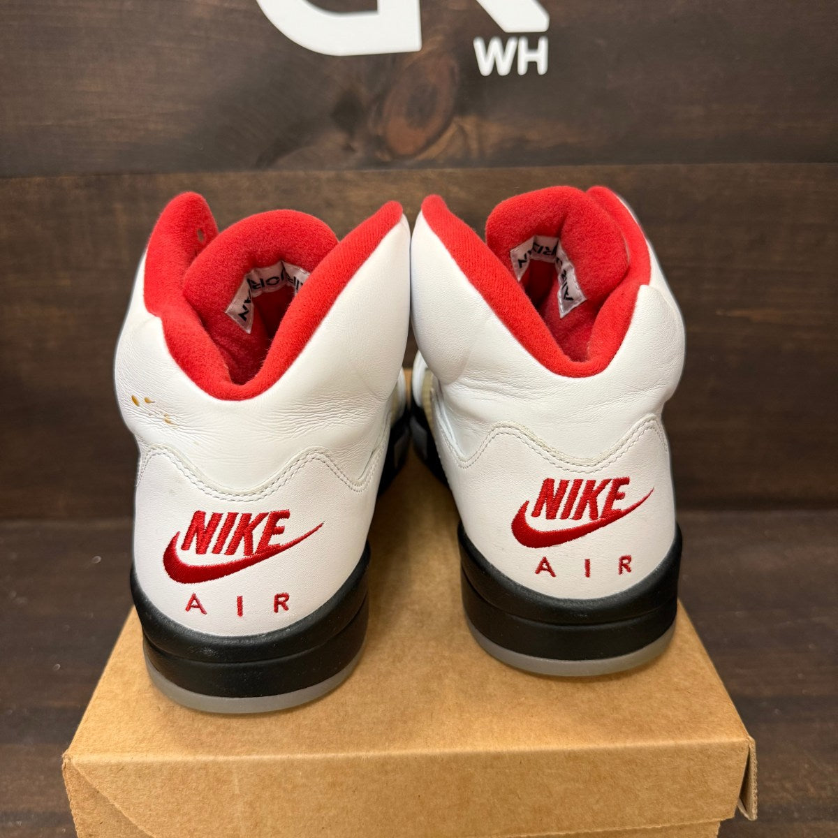 Jordan 5 Retro Fire Red Silver Tongue (2020) Size 10 (Pre-Owned) - Image 4