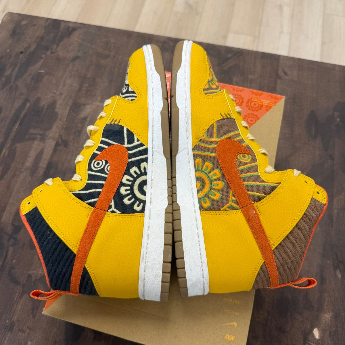 Nike Dunk High PRM Somos Familia - Image 4