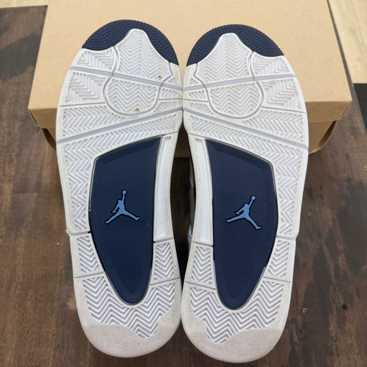 Jordan 4 Retro Columbia (2015) Size 13 (Pre-Owned) - Image 6