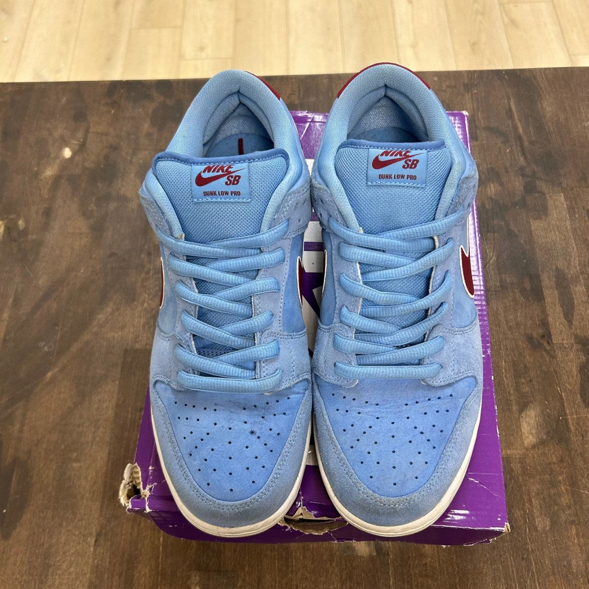 Nike SB Dunk Low Philadelphia Phillies - Image 2