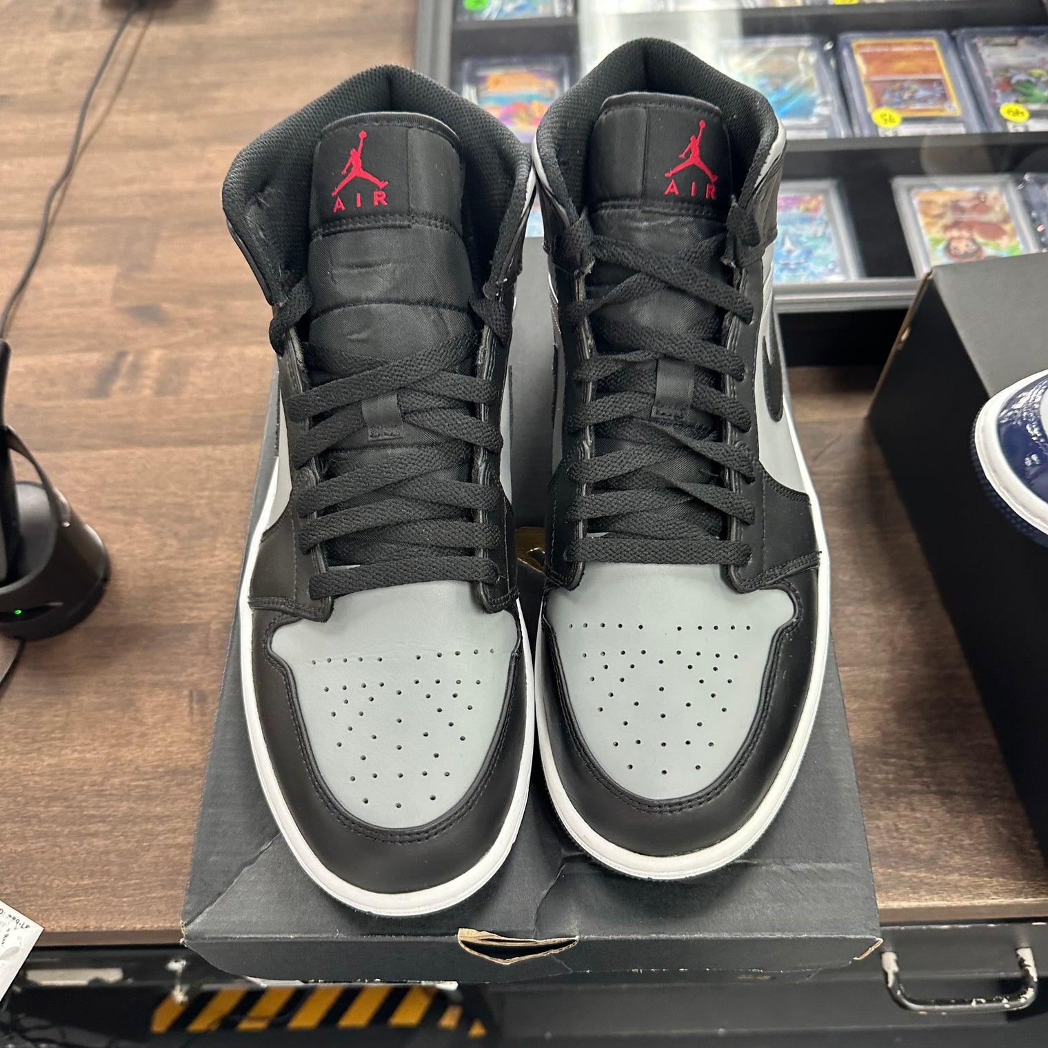 Shadow Red Jordan 1 Mid (USED)