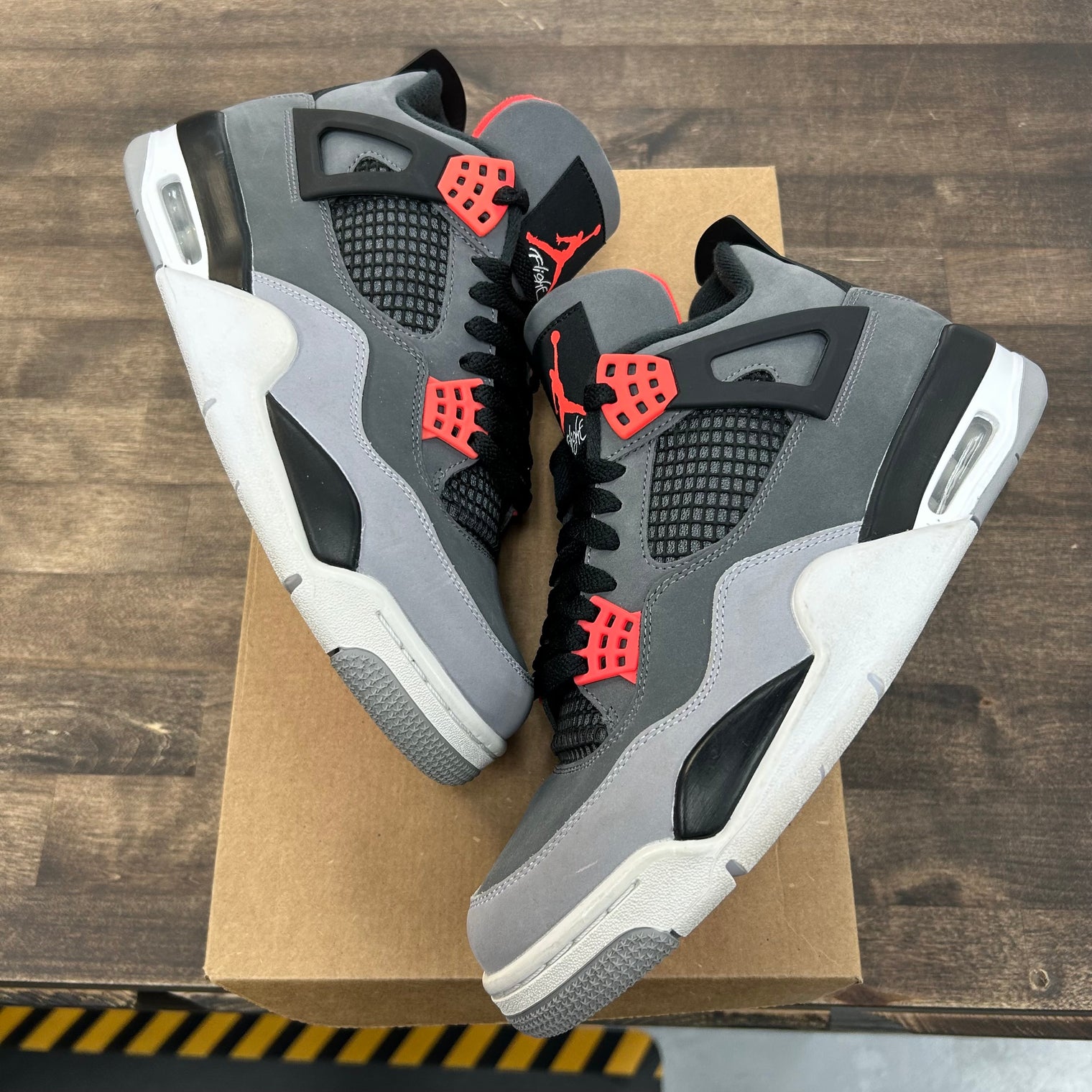 Infrared Jordan 4 Retro (USED, No Box)