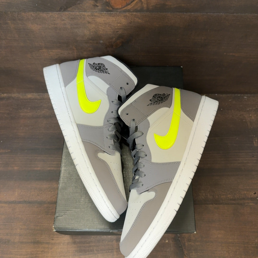 Jordan 1 Mid Gunsmoke Volt - Image 2