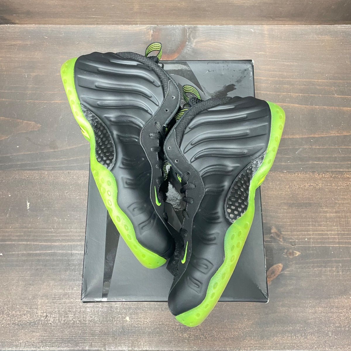 Nike Air Foamposite One Black Volt - Image 2