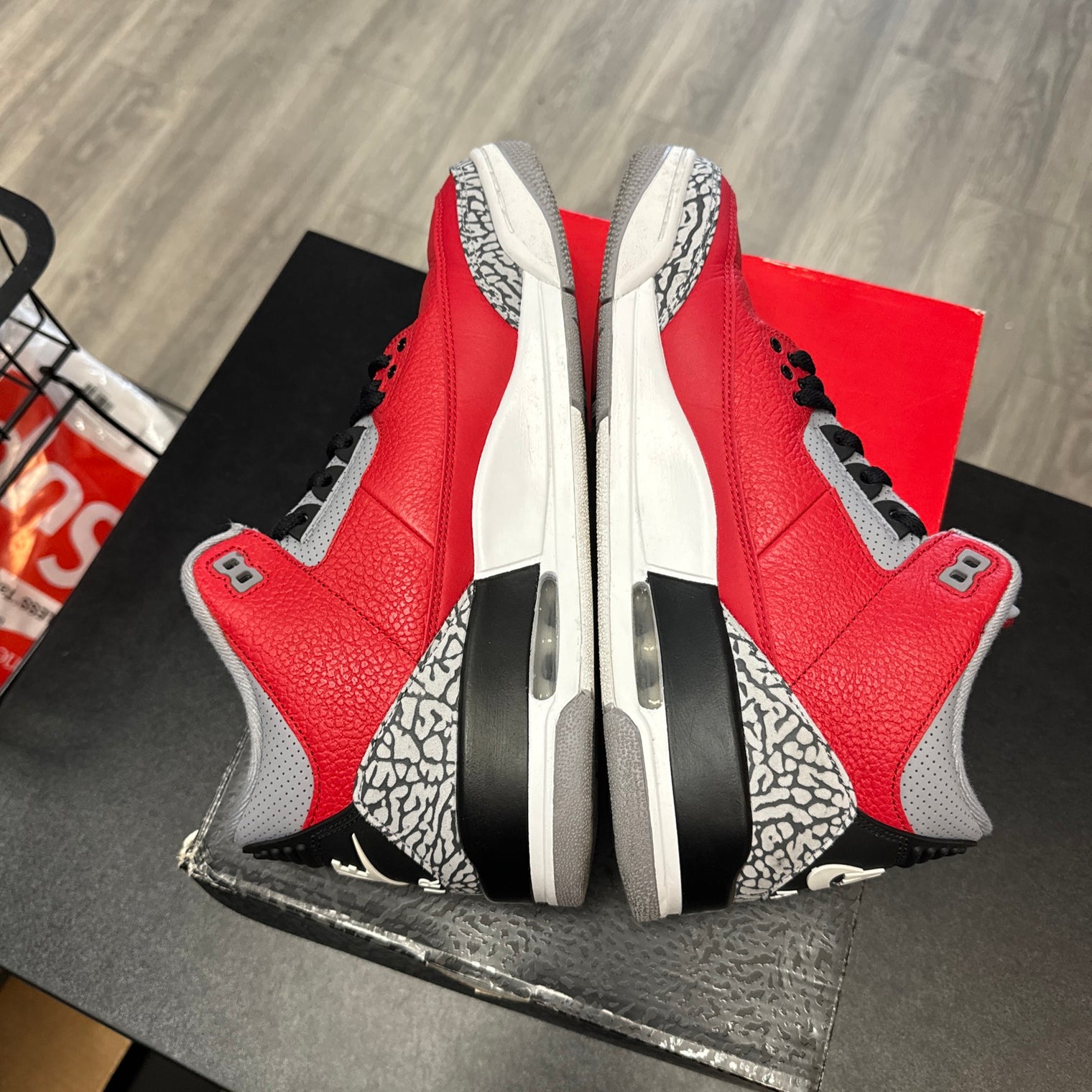 Unite Jordan 3 Retro (Lightly Worn)