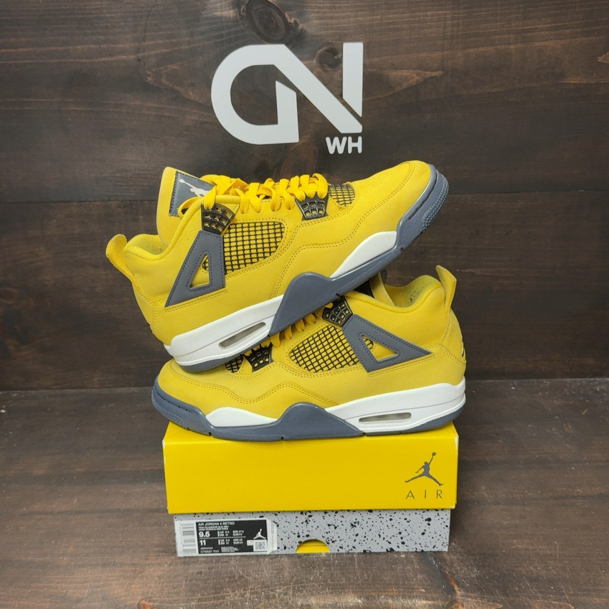 Jordan 4 Retro Lightning (2021) Size 9.5 (Pre-Owned)
