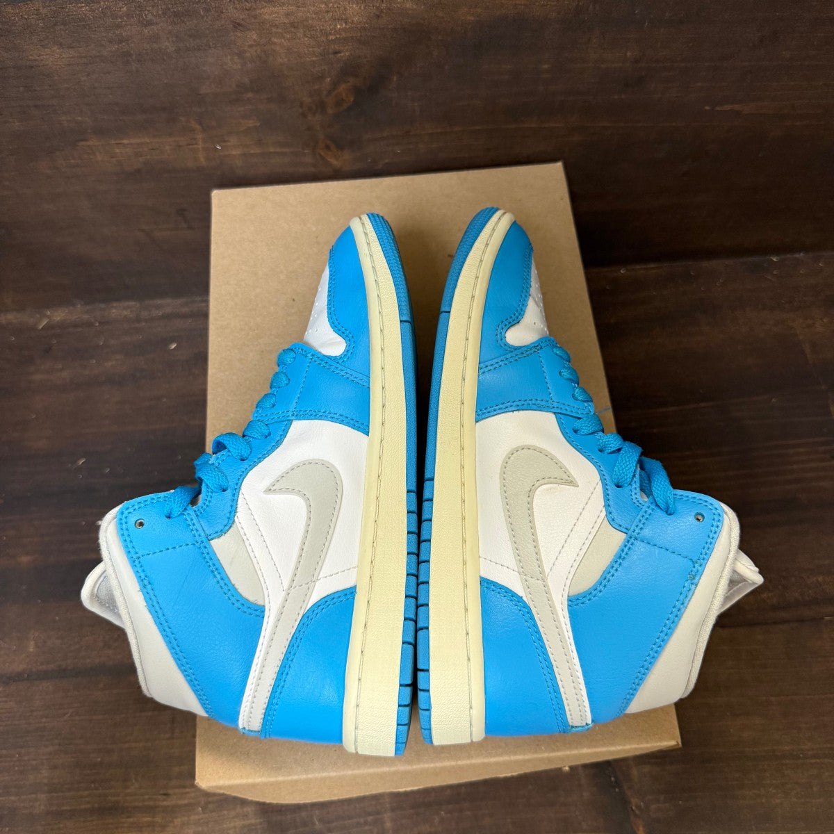 Jordan 1 Mid Dark Powder Blue White Sail Neutral Grey (Women's) Size 6.5W (Pre-Owned) - Image 5