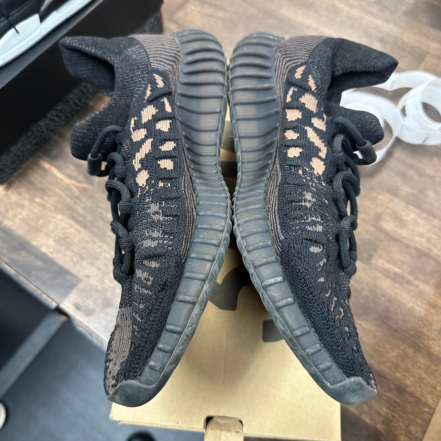 Slate Carbon Yeezy 350 CMPCT (USED)