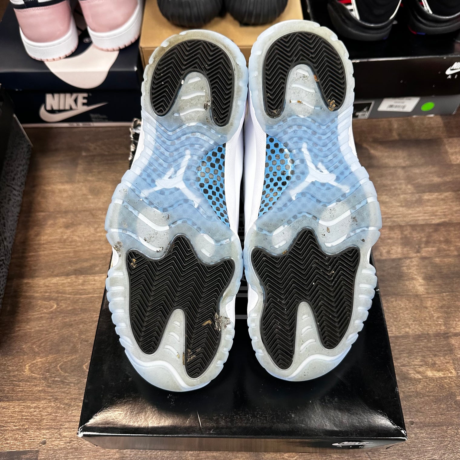 Legend Blue Jordan 11 (USED)