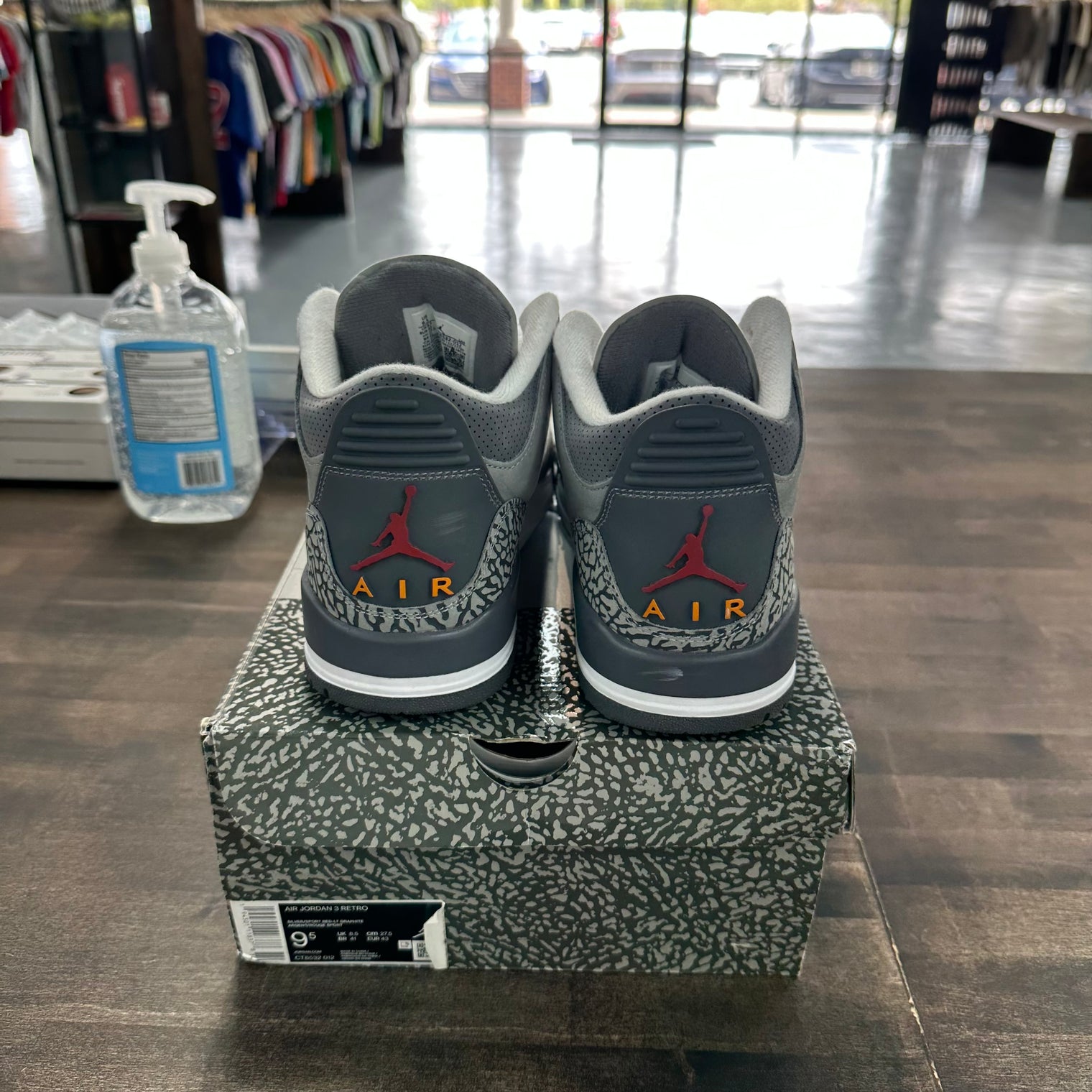 Cool Grey Jordan 3 Retro (USED)
