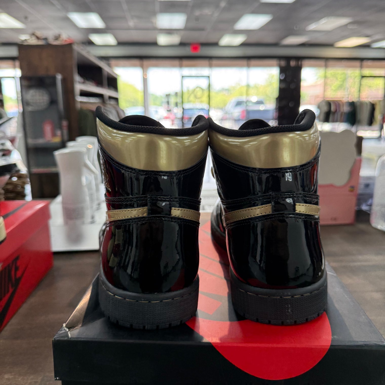 Black Metallic Gold Jordan 1 High (USED)