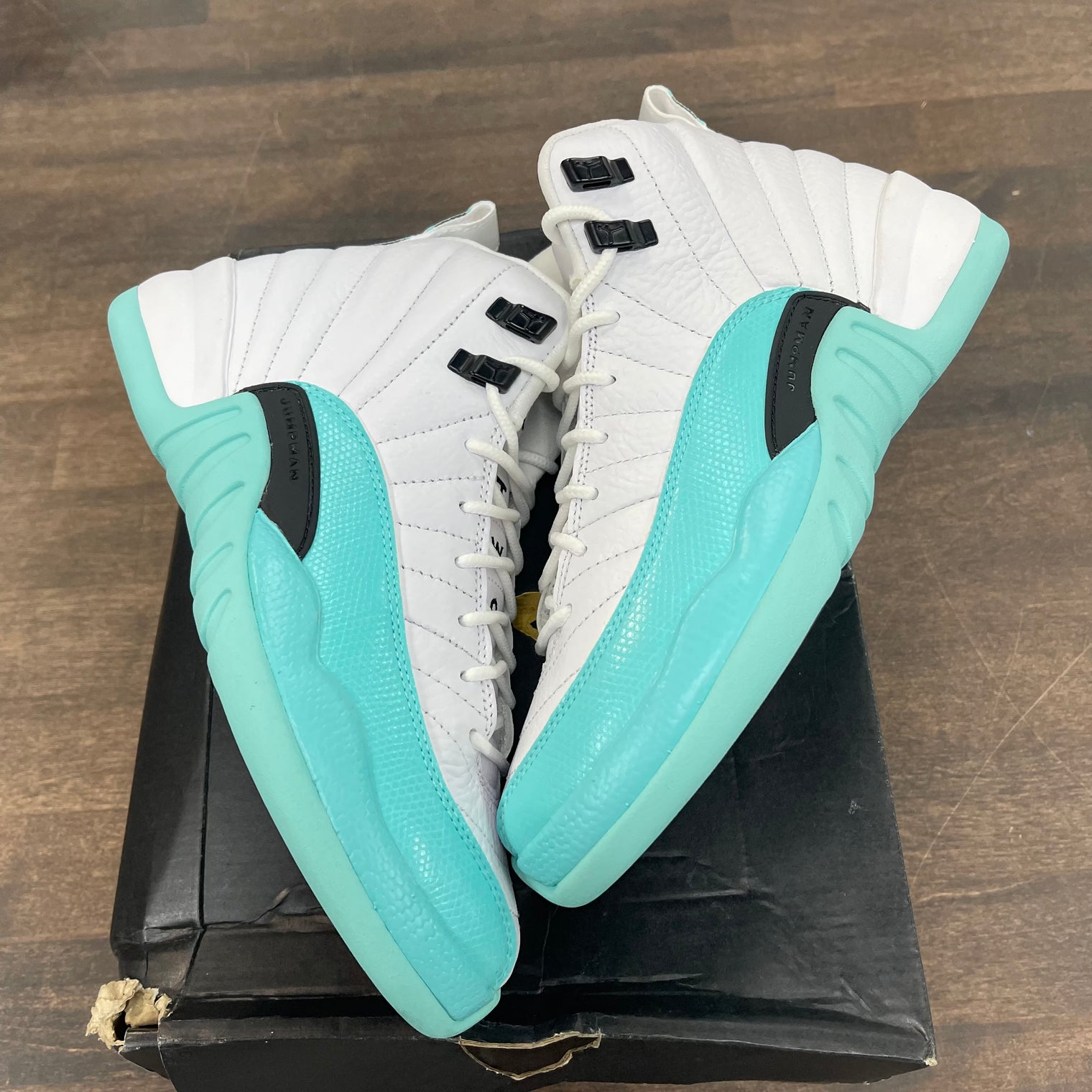 (GS) Light Aqua Jordan 12 (USED)