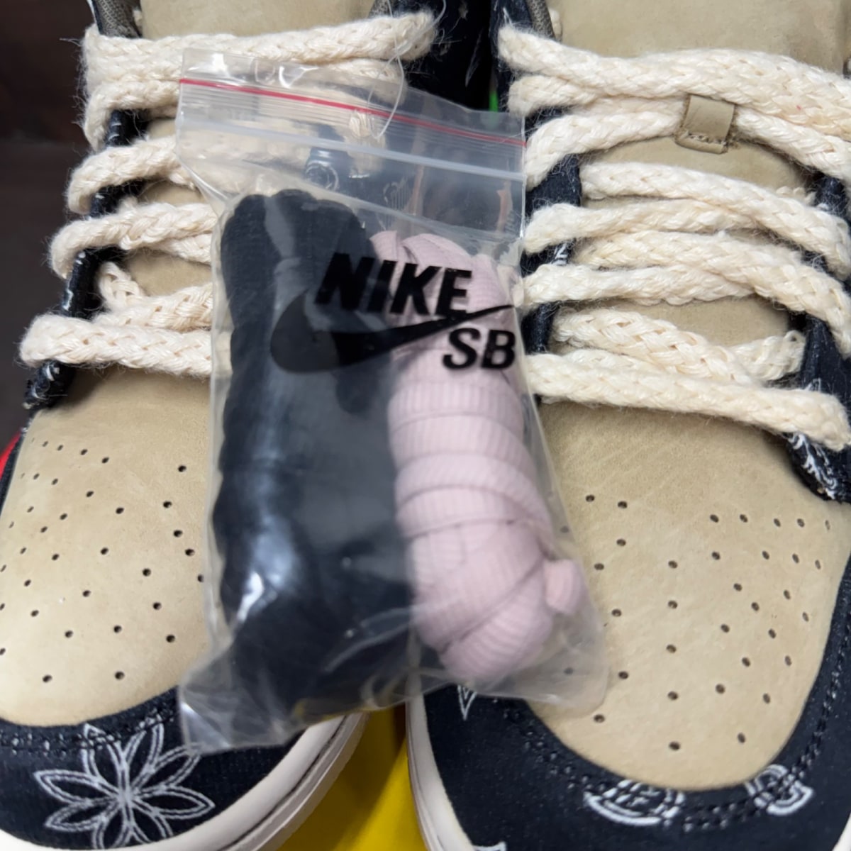 Nike SB Dunk Low Travis Scott - Image 10