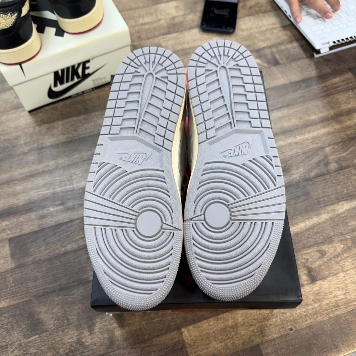 Jordan 1 Retro Low OG Atmosphere Grey - Image 6