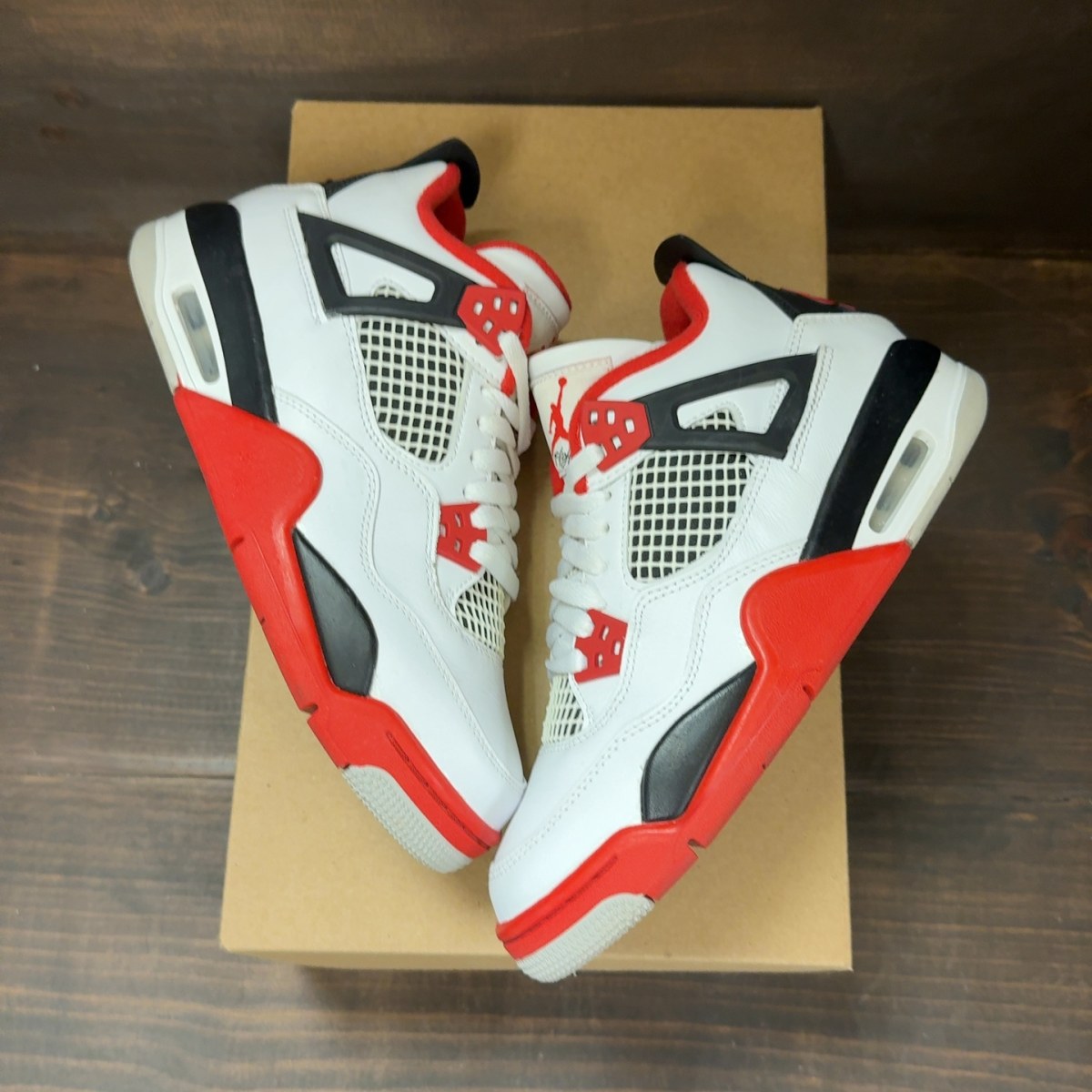 Jordan 4 Retro Fire Red (2020) (GS) Size 6Y (Pre-Owned) - Image 2