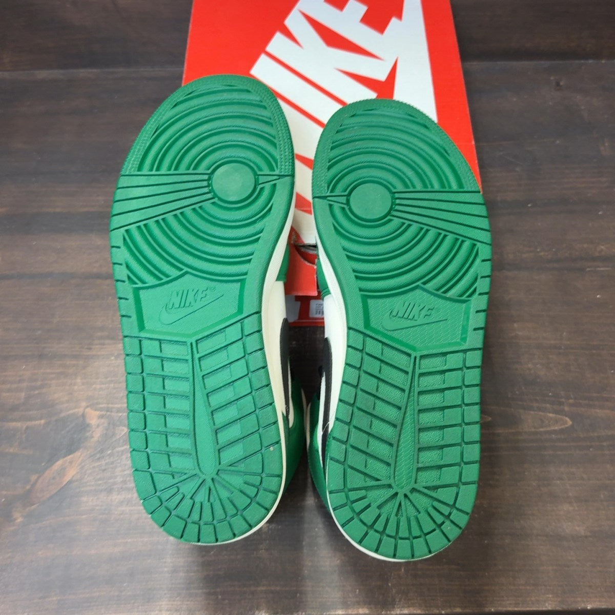 Jordan 1 Mid Pine Green Size 11 (Pre-Owned) - Image 6