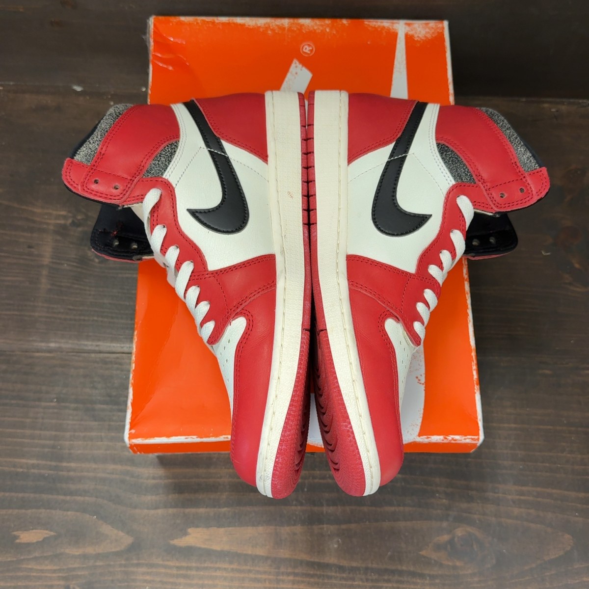 Jordan 1 Retro High OG Chicago Lost and Found - Image 4