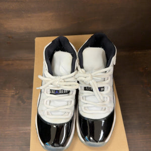 Jordan 11 Retro Concord (2018) (GS) Size 5Y (Pre-Owned) - Image 3