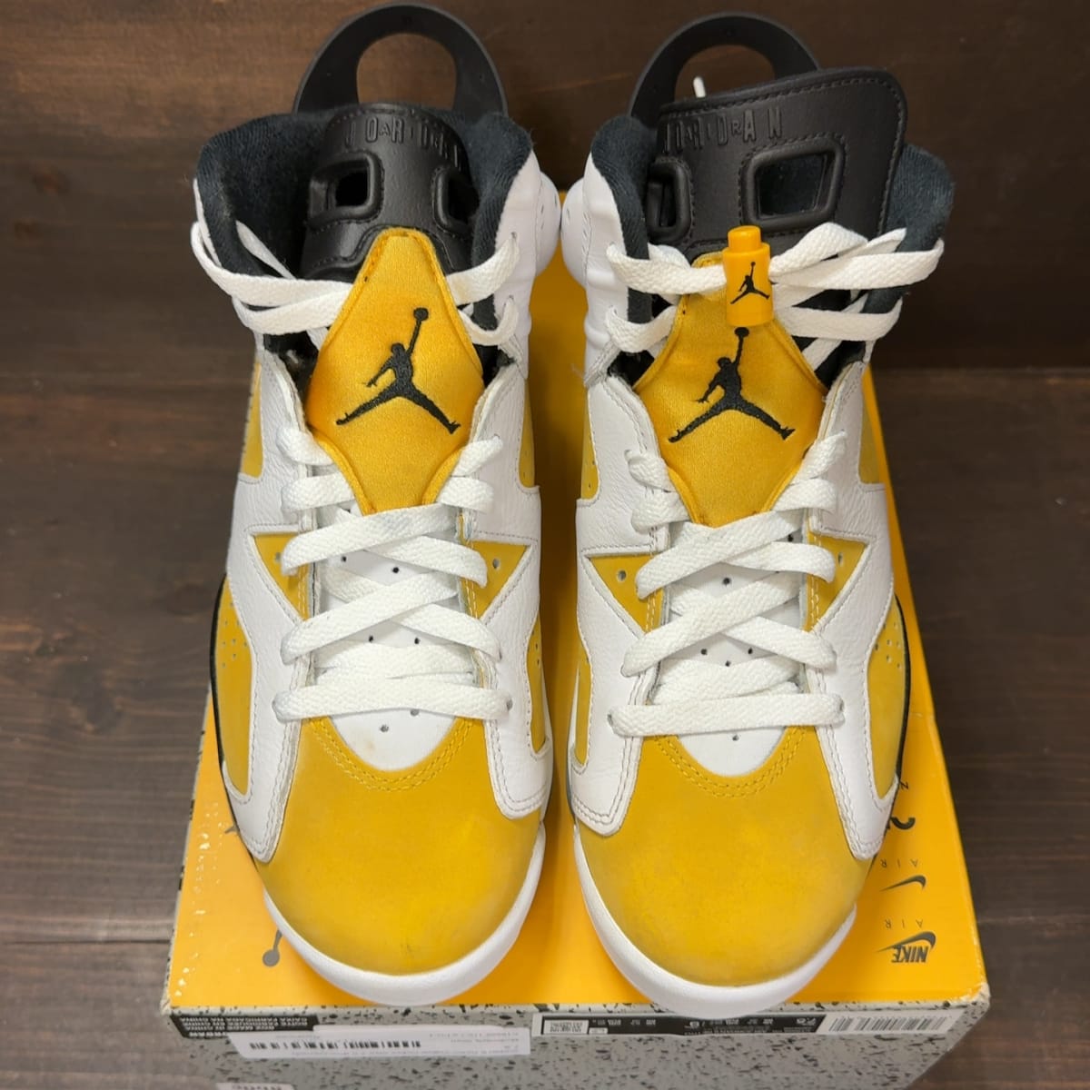 Jordan 6 Retro Yellow Ochre Size 7.5 (Pre-Owned) - tag