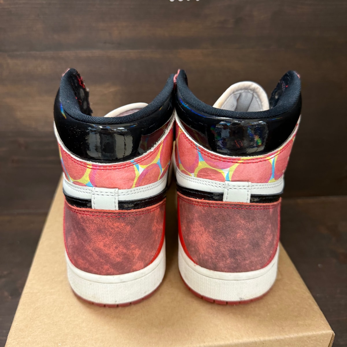 Jordan 1 Retro High OG Spider-Man Across the Spider-Verse Size 9 (Pre-Owned) - Image 4