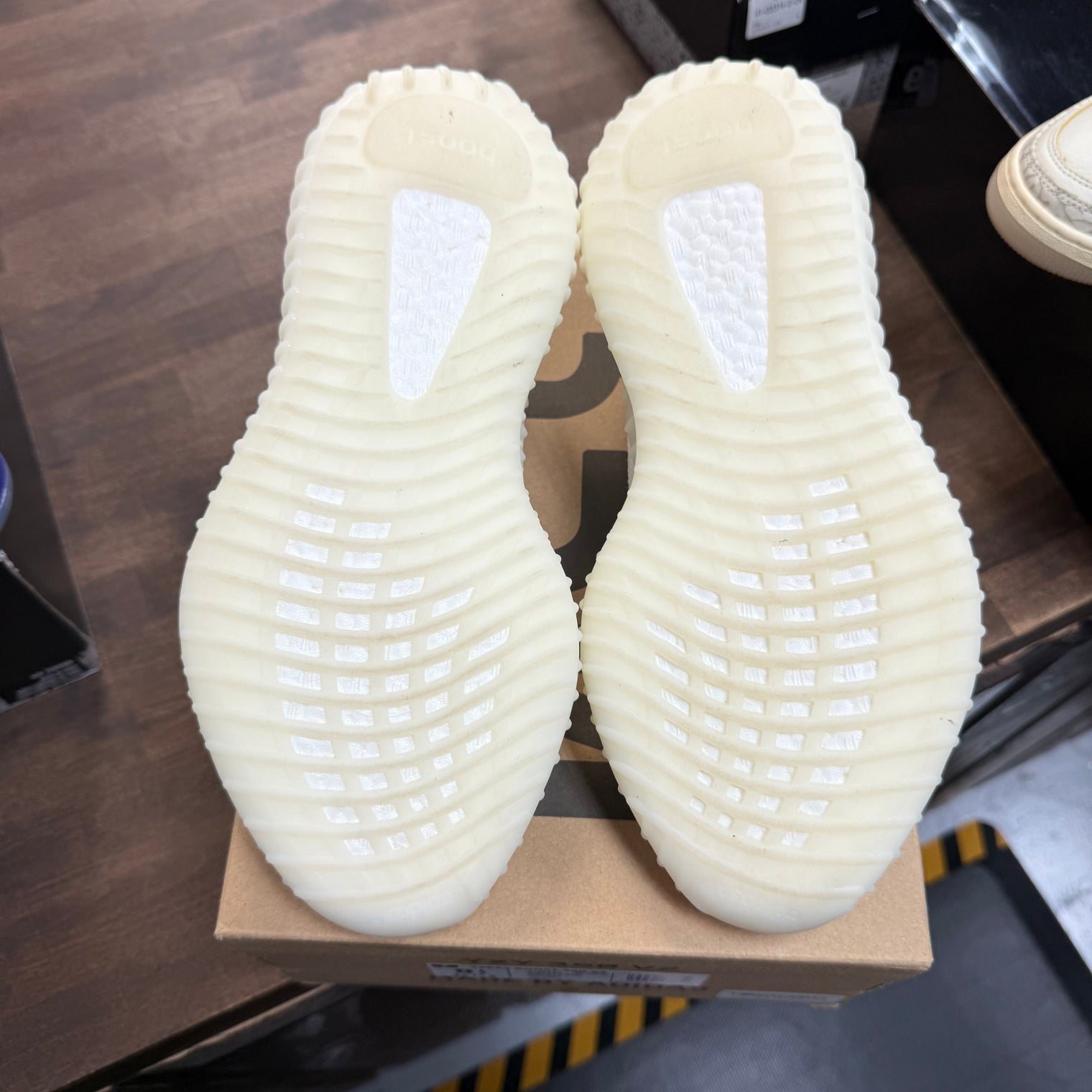 Bone Yeezy 350 (USED)