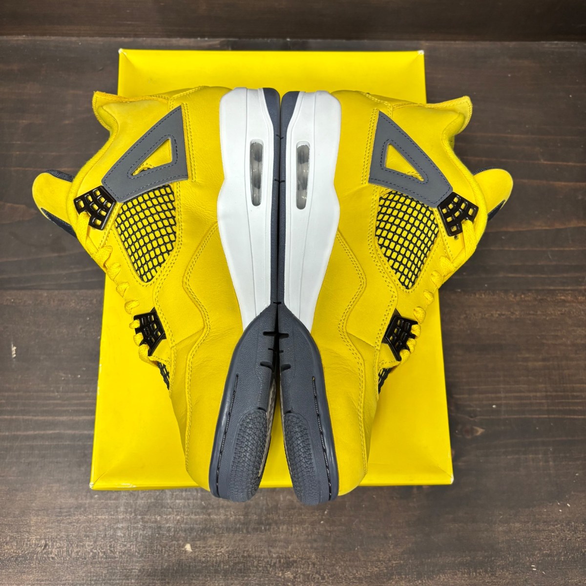 Jordan 4 Retro Lightning (2021) - Image 4