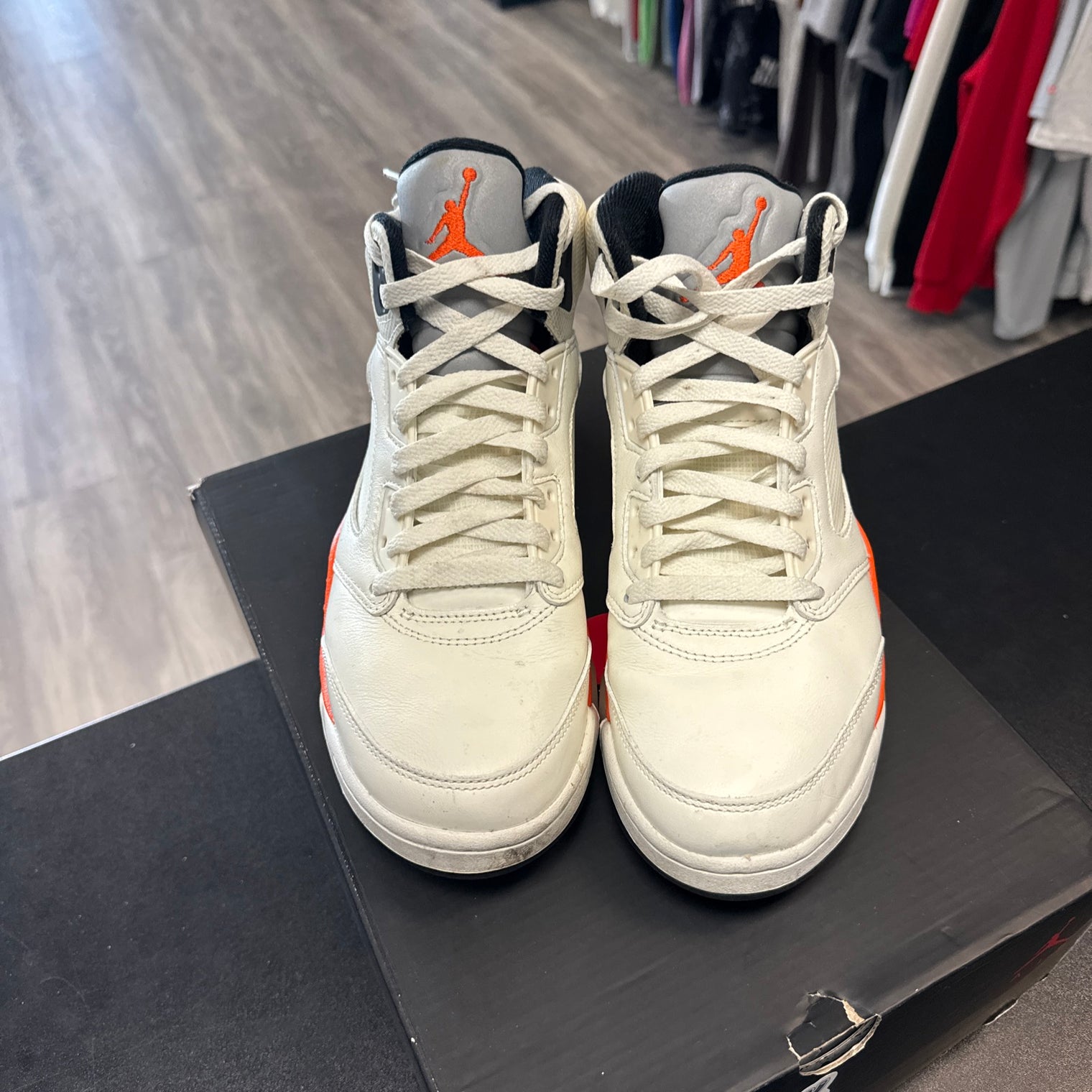 Shattered Backboard Jordan 5 (USED)