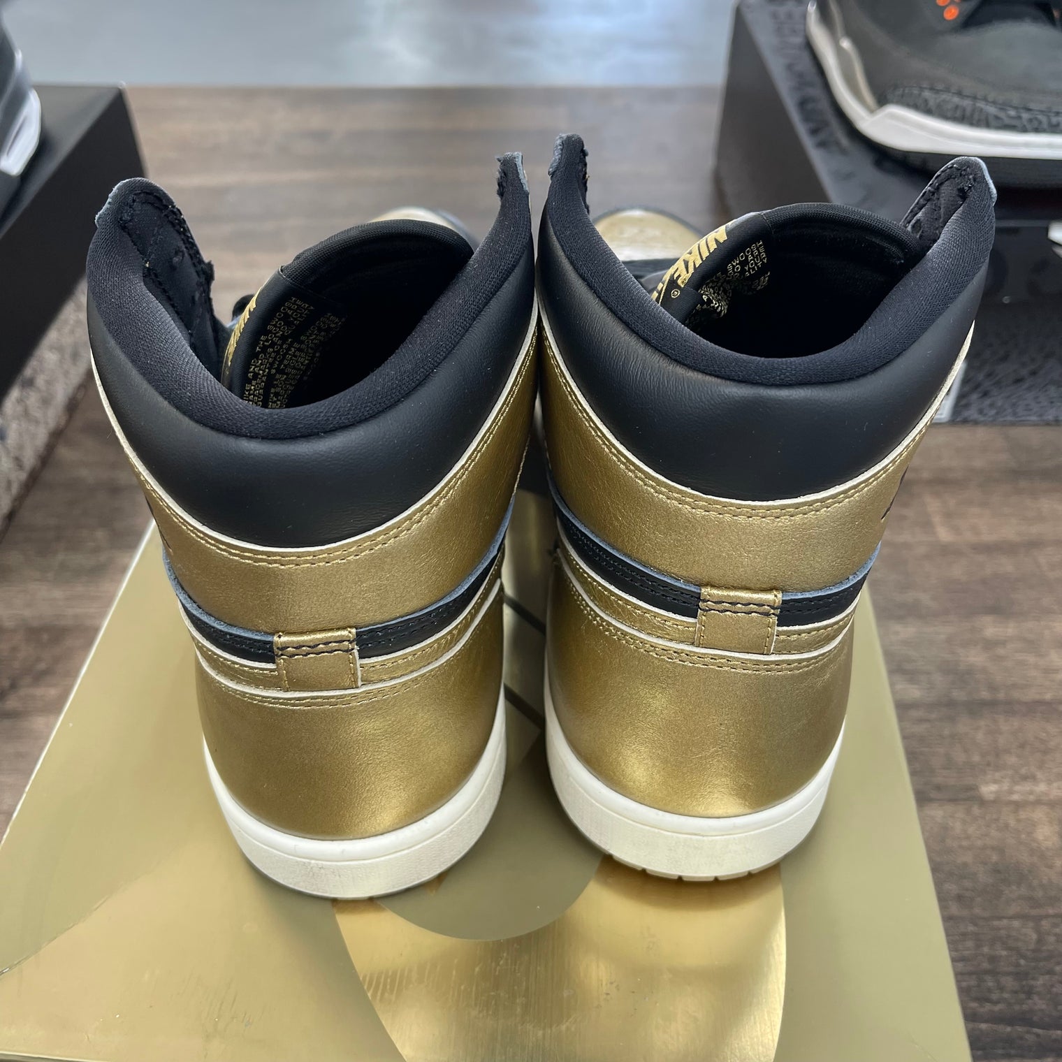 Black Metallic Gold Jordan 1 High (USED)