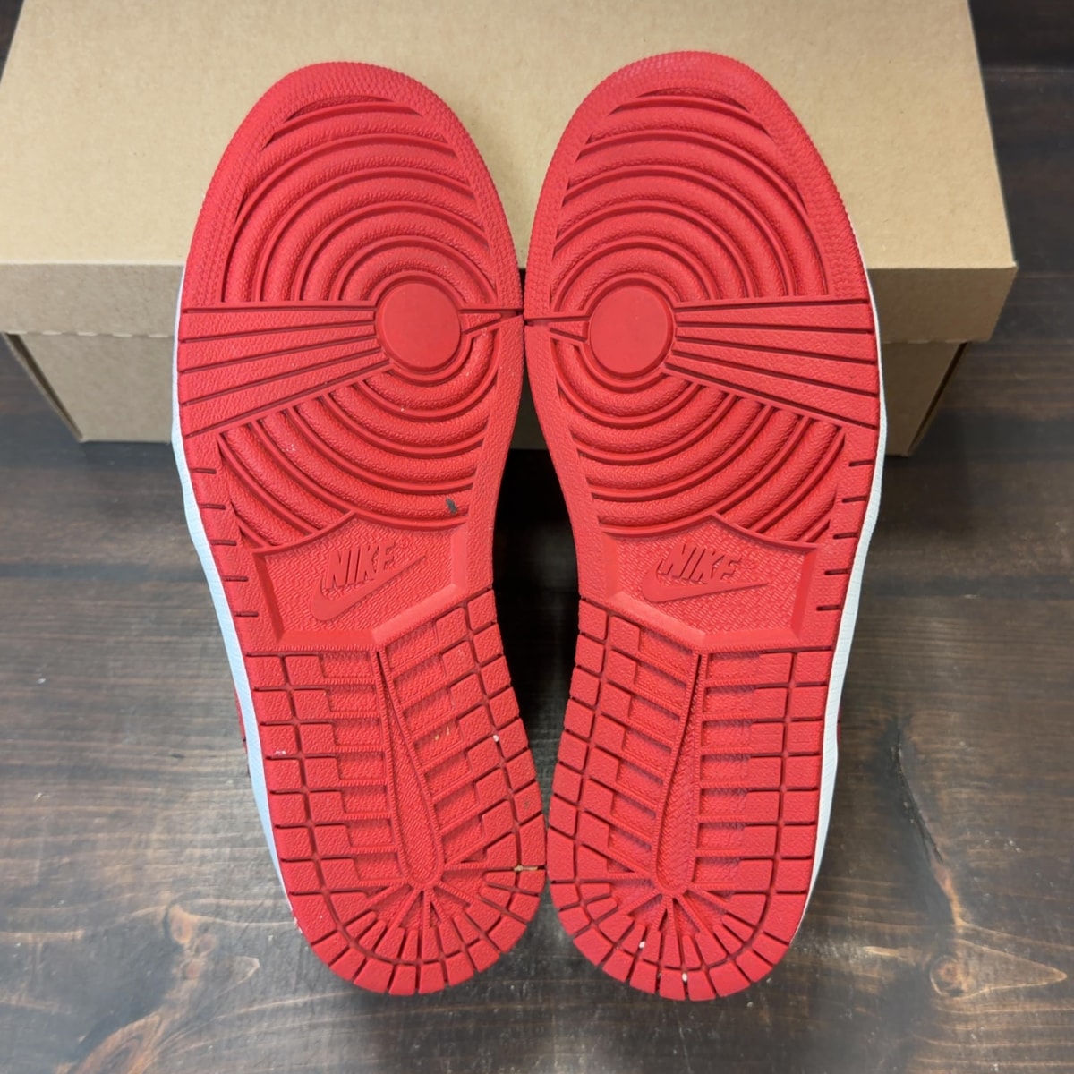 Jordan 1 Low Reverse Bred Size 8 (Pre-Owned) - Image 6