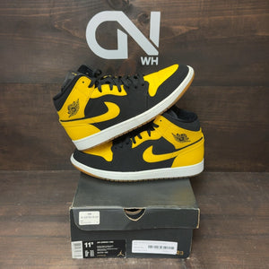 Jordan 1 Retro Mid New Love (2017) Size 11.5 (Pre-Owned) - front
