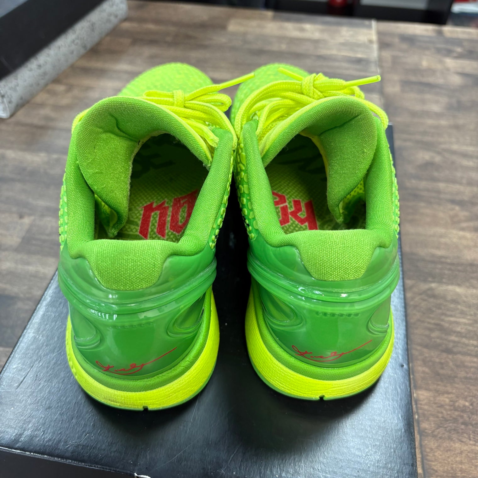 Grinch Kobe 6 Protro (USED)