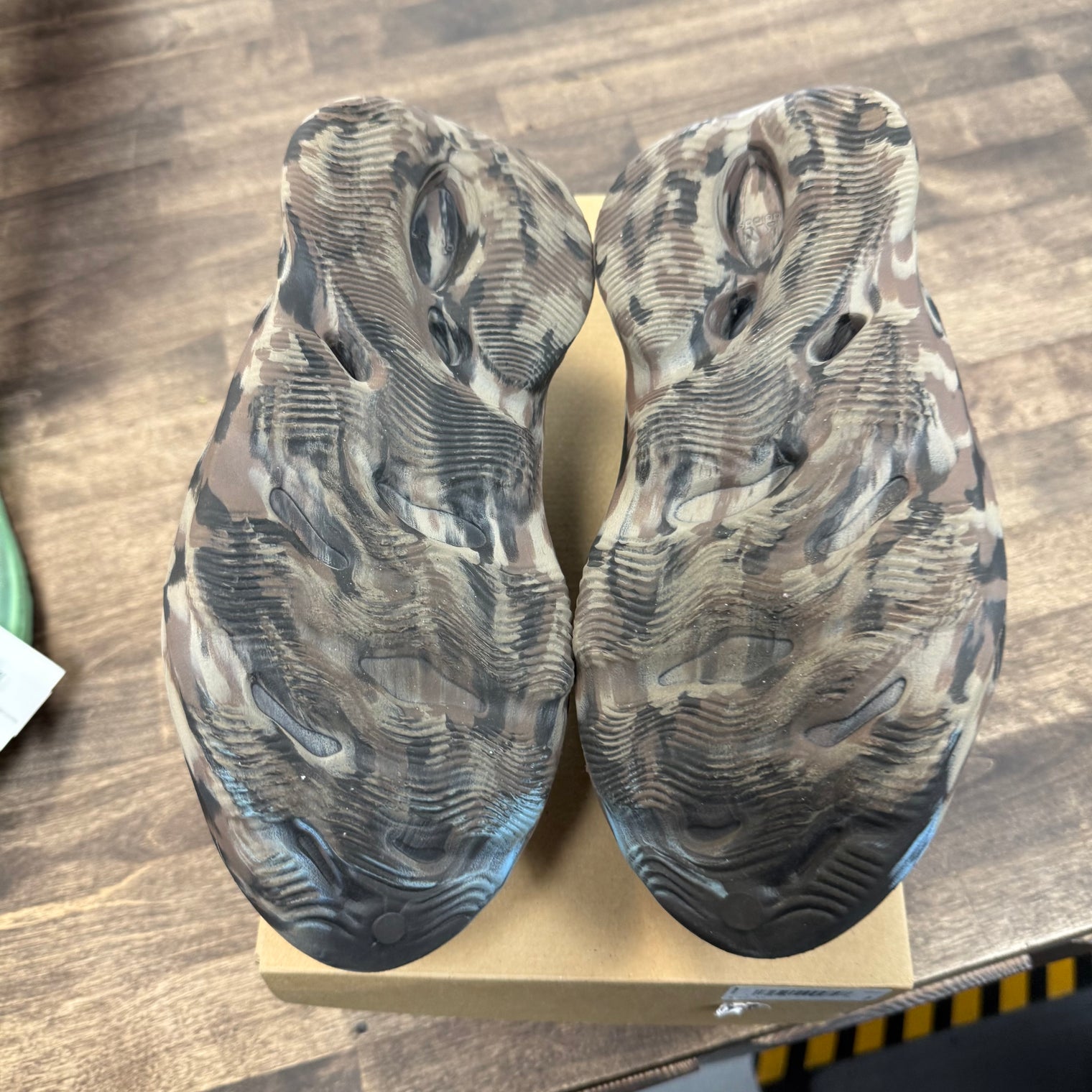 MX Cinder Yeezy Foam RNNR (USED)