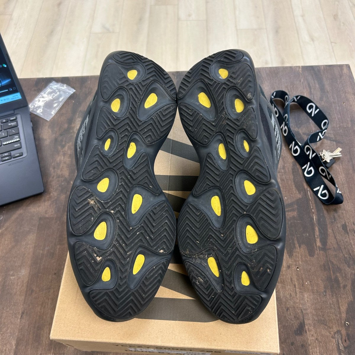 adidas Yeezy 700 V3 Dark Glow Size 12 (Pre-Owned) - Image 5