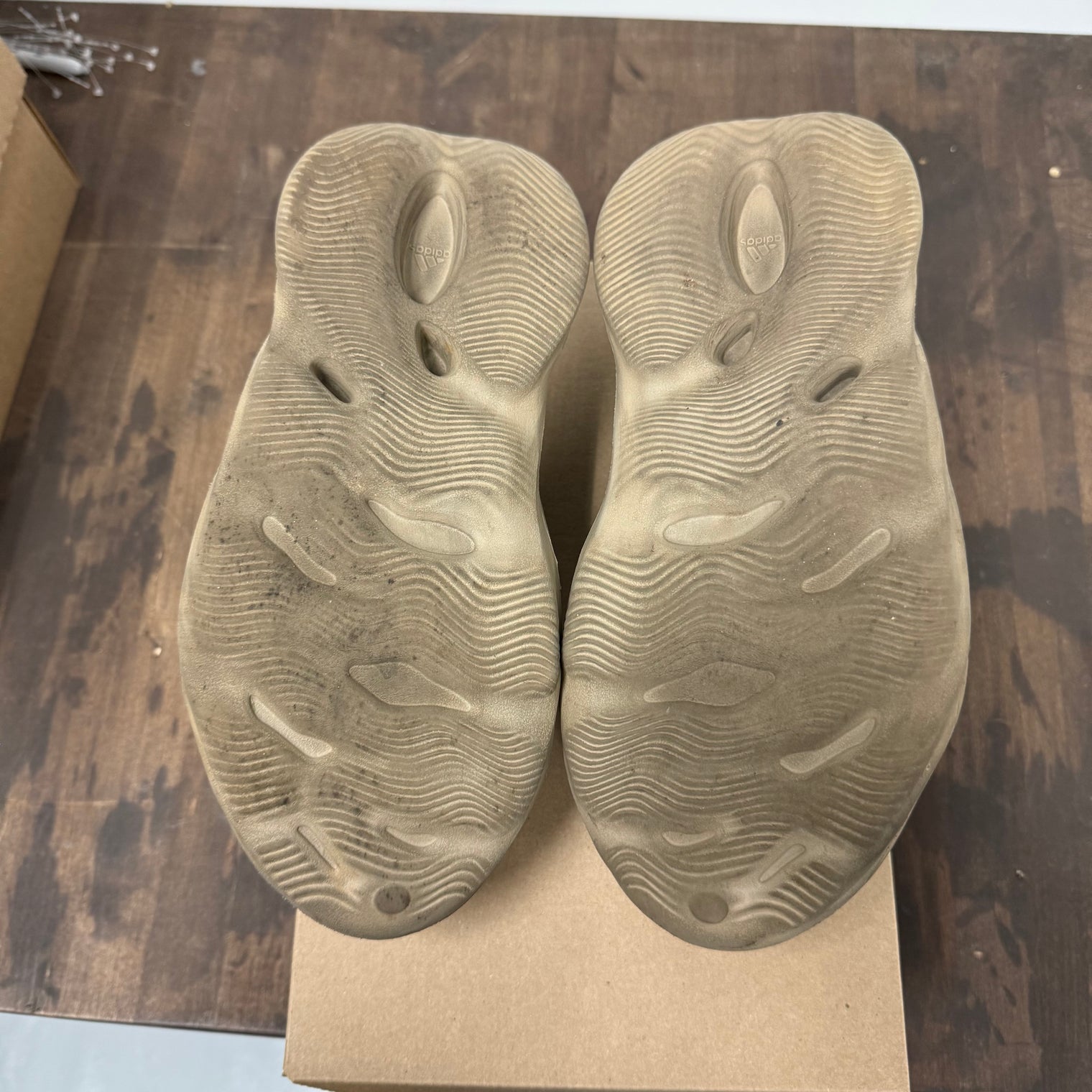Stone Sage Yeezy Foam RNNR (USED,No Box)