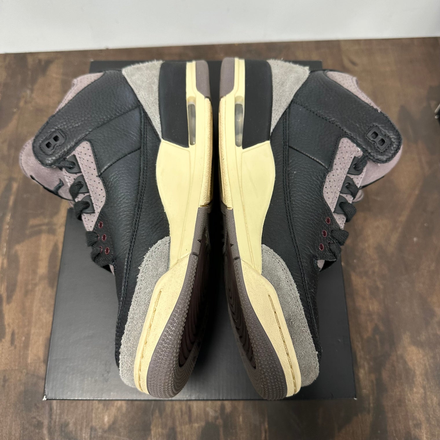 A Ma Maniere Sleeping Jordan 3 Retro (W) (USED)