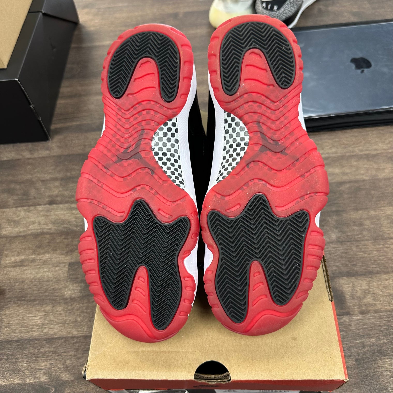 Bred Jordan 11 High (2019) (USED)