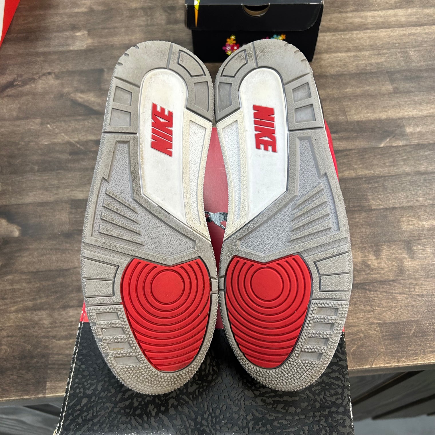 Unite Red Jordan 3 SE (USED)