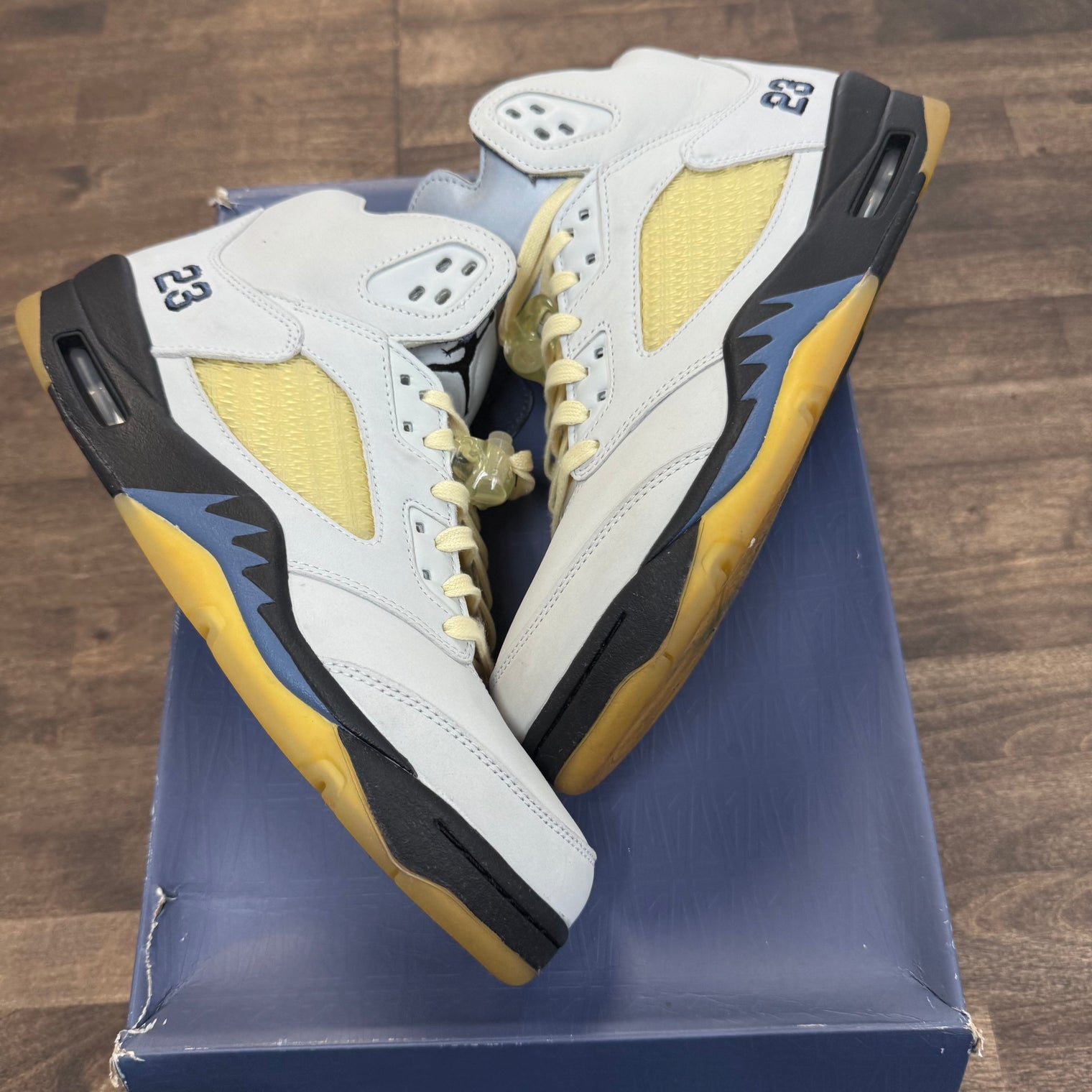 A Ma Maniere Dawn Jordan 5 (W) (USED)