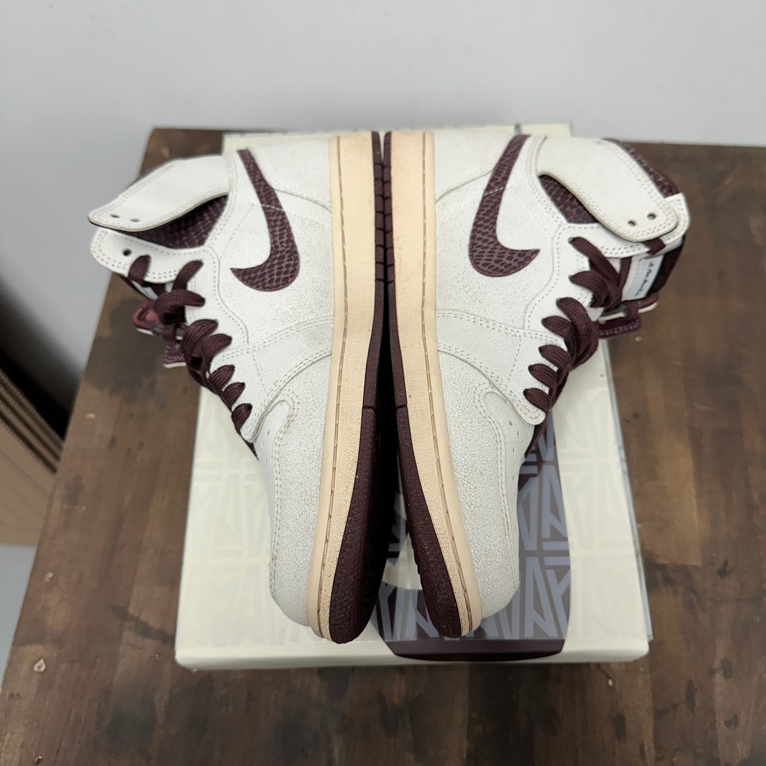 A Ma Maniere Jordan 1 High OG (USED)