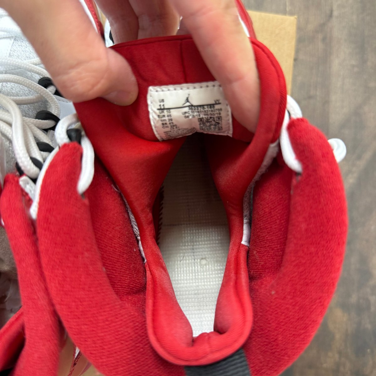 Jordan 9 Retro White Gym Red Size 11 (Pre-Owned) - Image 2
