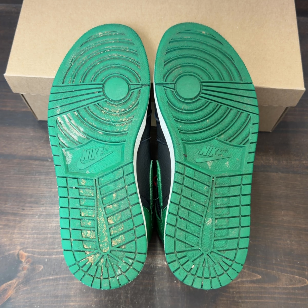 Jordan 1 Retro High Pine Green Black Size 9 (Pre-Owned) - Image 6