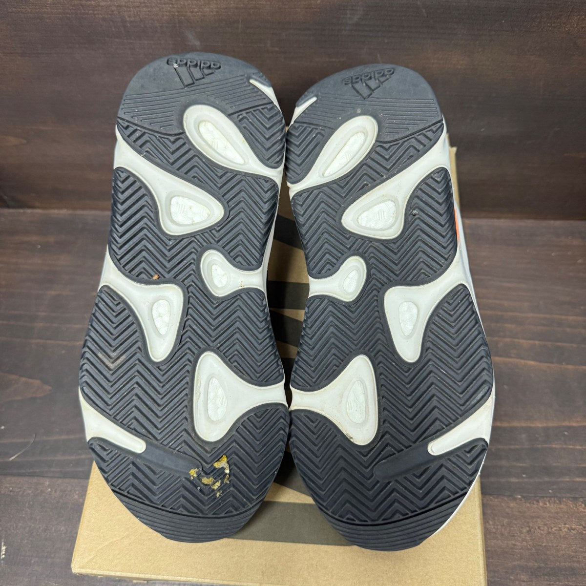 adidas Yeezy Boost 700 Wave Runner Size 9 (Pre-Owned) - Image 6