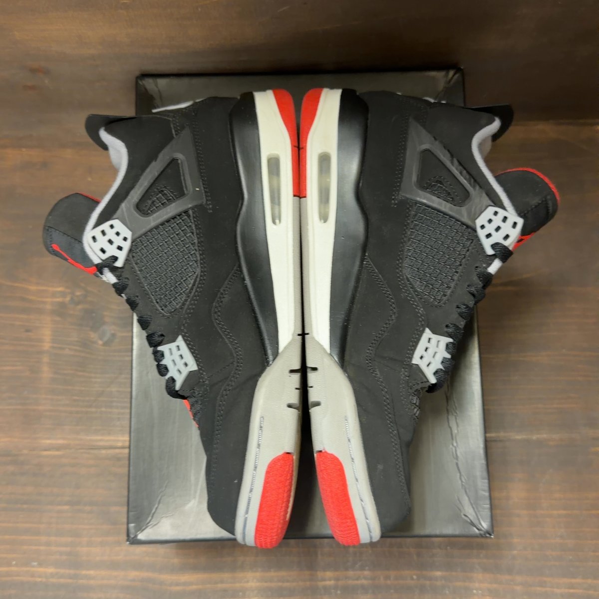 Jordan 4 Retro Bred (2019) Size 9.5 (Pre-Owned) - aux